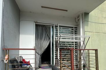 ANGGERIK COURT APARTMENT (PUTRA NILAI)