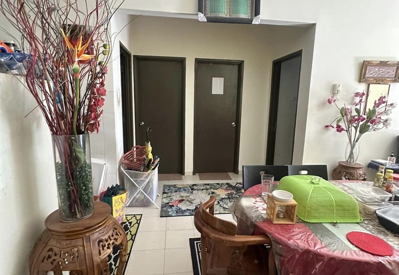 ANGGERIK COURT APARTMENT (PUTRA NILAI)