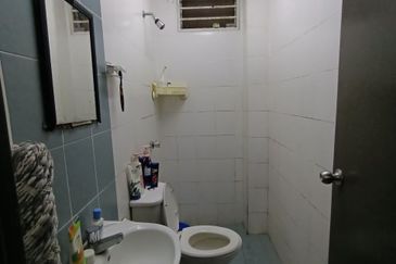 ANGGERIK COURT APARTMENT (PUTRA NILAI)