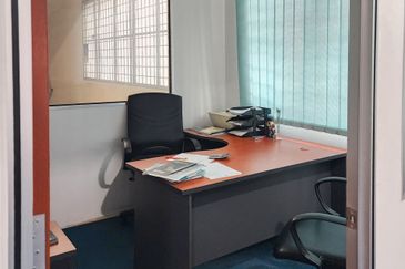 Putra Mahkota, Putra Heights - End-Lot Ground Floor Shop Lot to Let