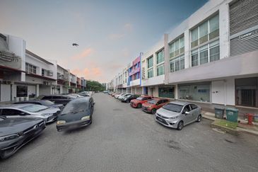 Putra Mahkota, Putra Heights - End-Lot Ground Floor Shop Lot to Let
