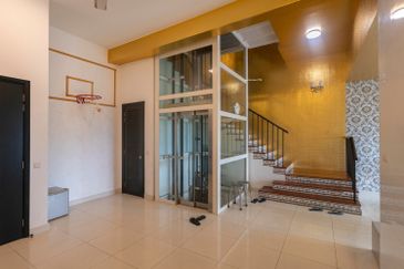 Duta Villa, Setia Alam