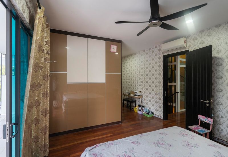 Duta Villa, Setia Alam