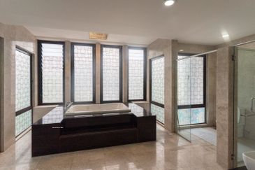 Duta Villa, Setia Alam