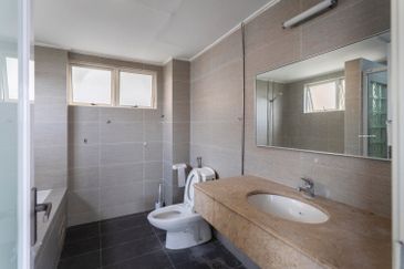 Bungaraya Kondominium, Saujana Subang