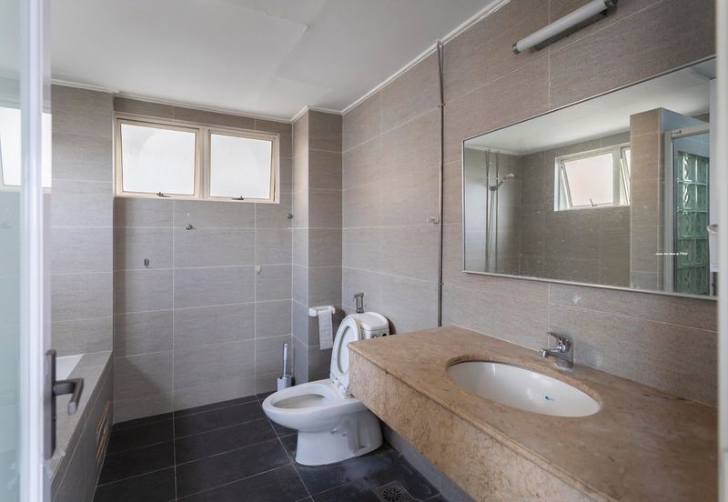 Bungaraya Kondominium, Saujana Subang