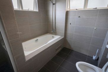 Bungaraya Kondominium, Saujana Subang