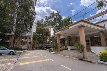 Bungaraya Kondominium, Saujana Subang