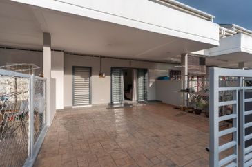 Saron @Bandar Bukit Raja