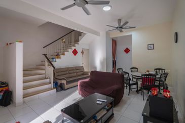 Saron @Bandar Bukit Raja