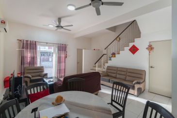 Saron @Bandar Bukit Raja