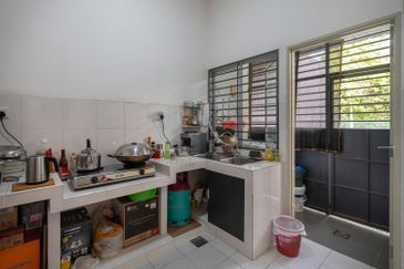 Saron @Bandar Bukit Raja