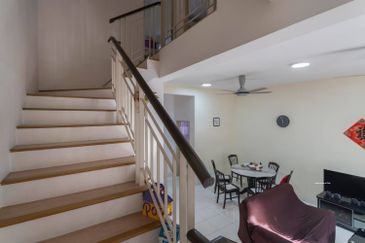 Saron @Bandar Bukit Raja