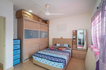 Saron @Bandar Bukit Raja