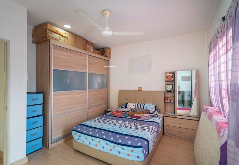 Saron @Bandar Bukit Raja