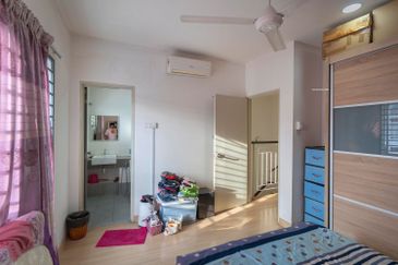 Saron @Bandar Bukit Raja