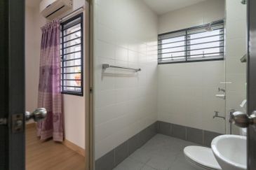 Saron @Bandar Bukit Raja