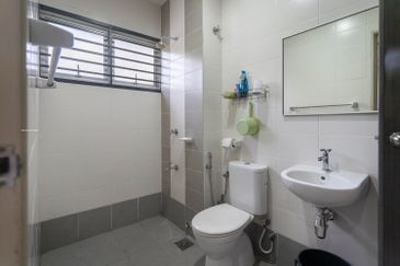 Saron @Bandar Bukit Raja