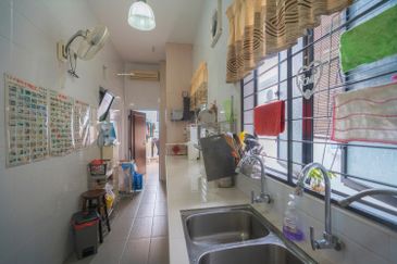 Avira @ Bandar Bukit Raja