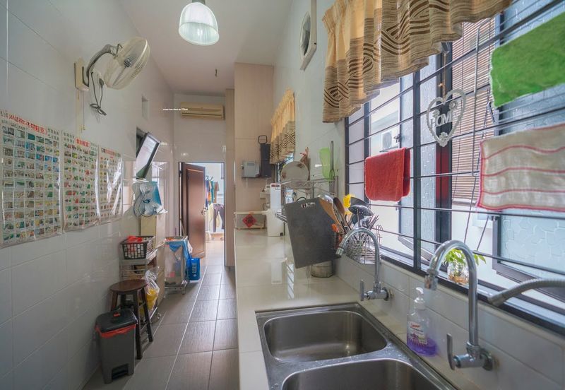 Avira @ Bandar Bukit Raja