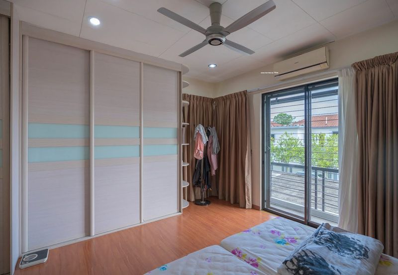 Avira @ Bandar Bukit Raja