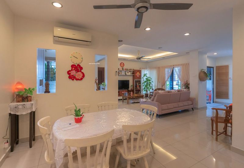 Avira @ Bandar Bukit Raja