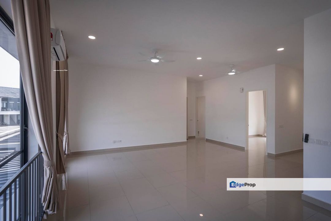 Ember @ Eco Ardence - Upstairs Intermediate Townhouse to Let, Selangor, Shah Alam