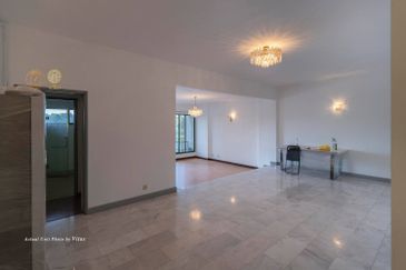 Spring & Summer Villa