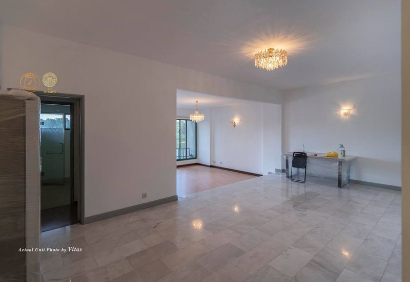 Spring & Summer Villa