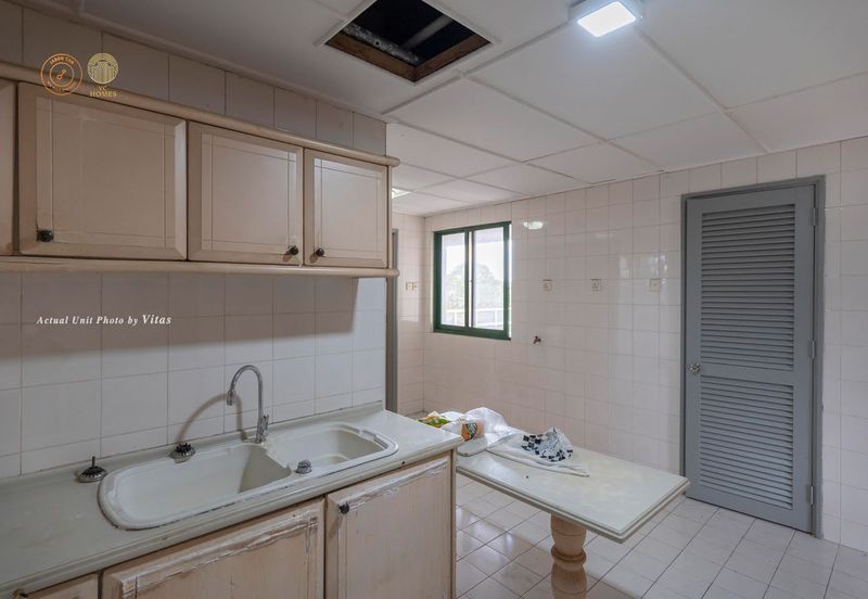 Spring & Summer Villa