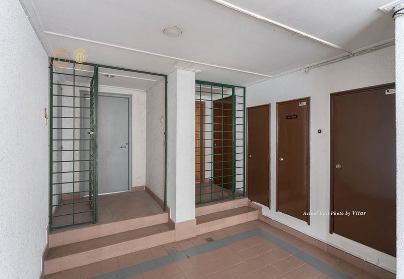 Spring & Summer Villa