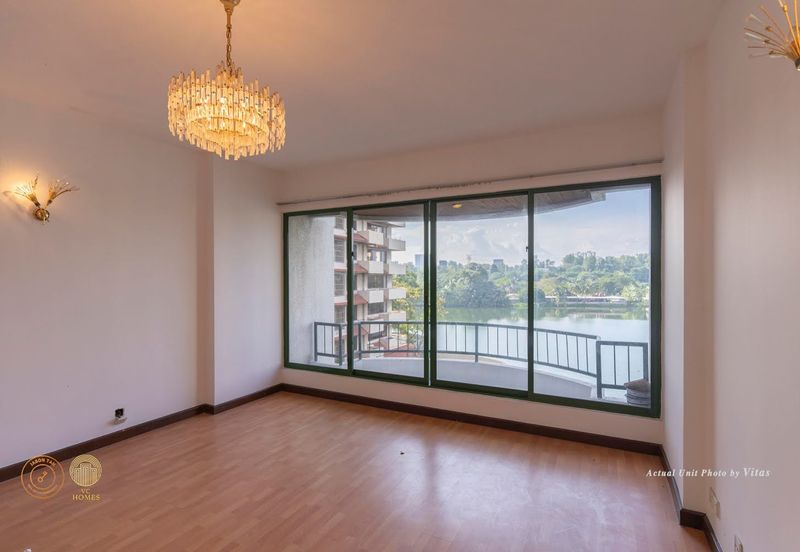 Spring & Summer Villa