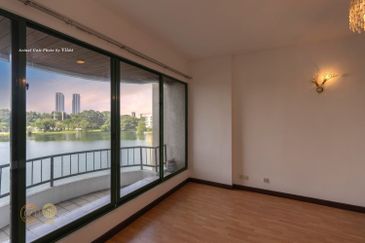 Spring & Summer Villa