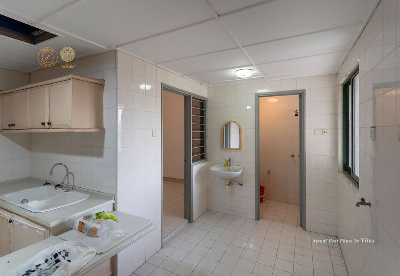 Spring & Summer Villa