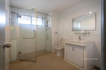 Spring & Summer Villa