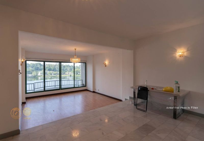 Spring & Summer Villa