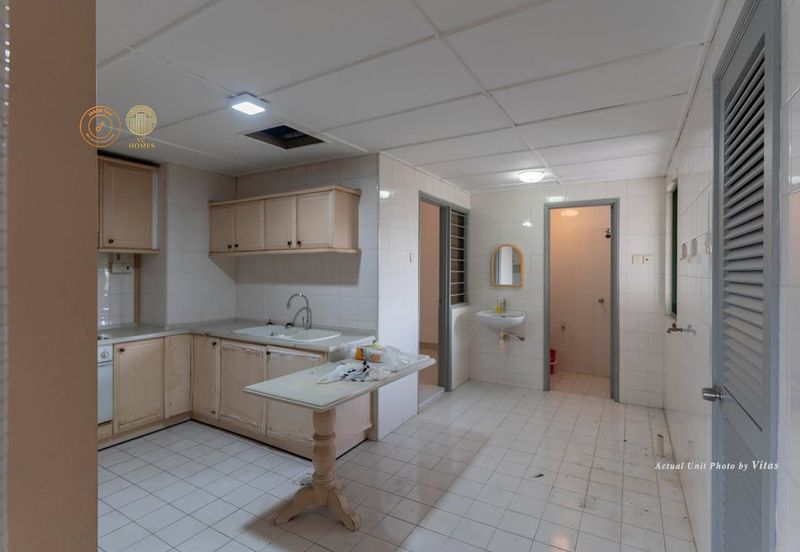 Spring & Summer Villa