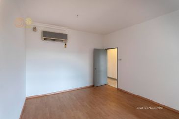 Spring & Summer Villa