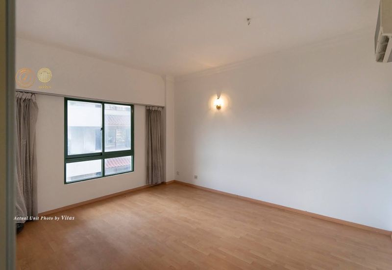 Spring & Summer Villa