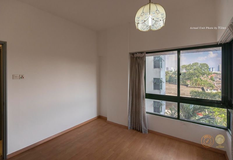 Spring & Summer Villa