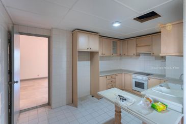 Spring & Summer Villa