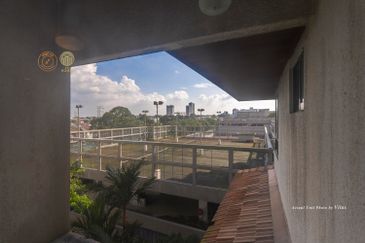 Spring & Summer Villa