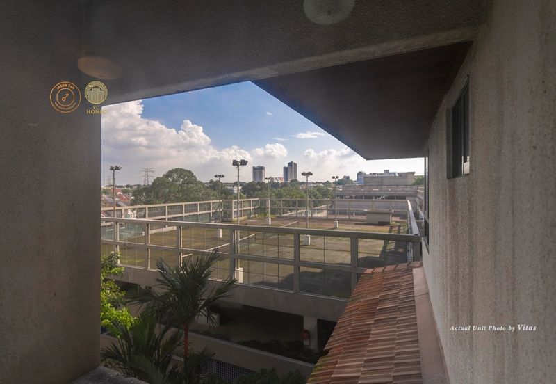 Spring & Summer Villa