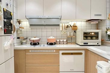 Ready Move In Unit !! KL Freehold Fully Furnished Completed 2025 Q2