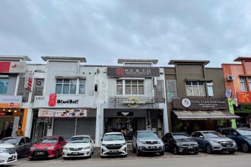 Double storey shop office in Taman Anggerik Emas for sale
