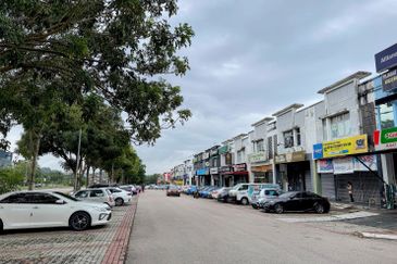 Double storey shop office in Taman Anggerik Emas for sale