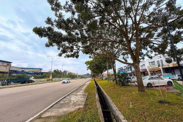 Double storey shop office in Taman Anggerik Emas for sale