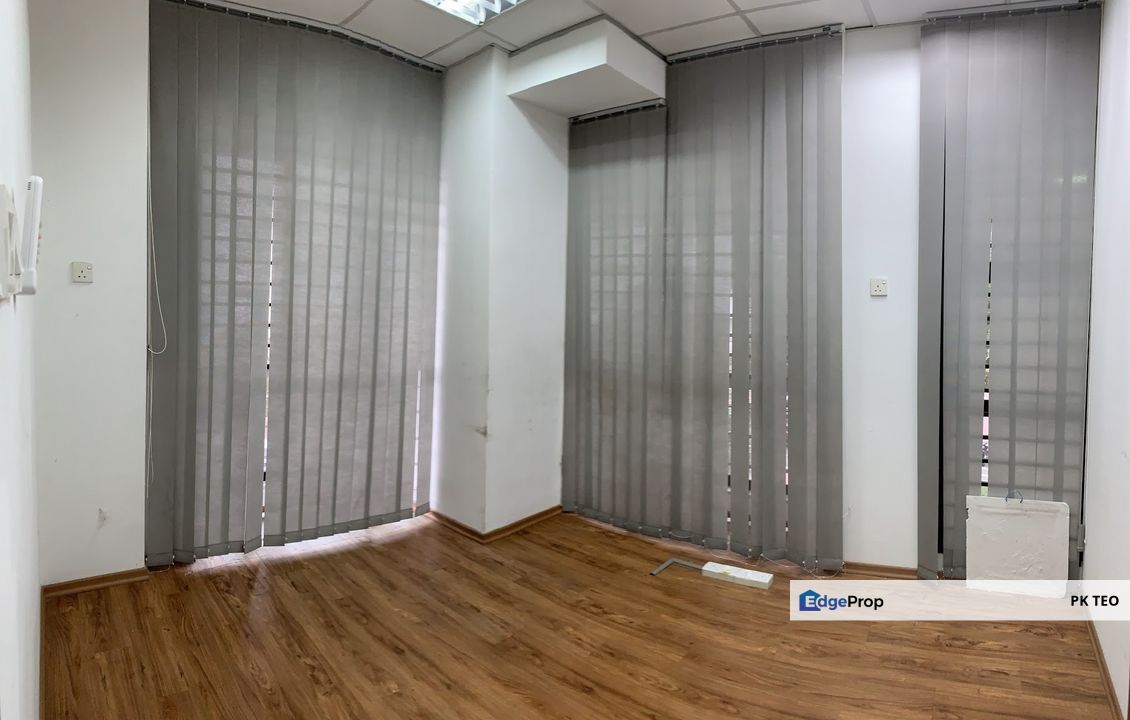 Renovated office suite at prime location in Bukit Indah, Johor, Bukit Indah