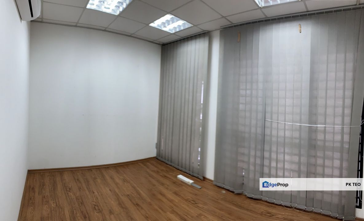 Renovated office suite at prime location in Bukit Indah, Johor, Bukit Indah