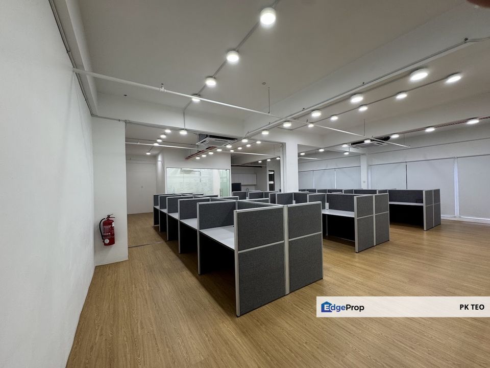 Partial renovated office at prime location in Bukit Indah Johor Bahru, Johor, Bukit Indah